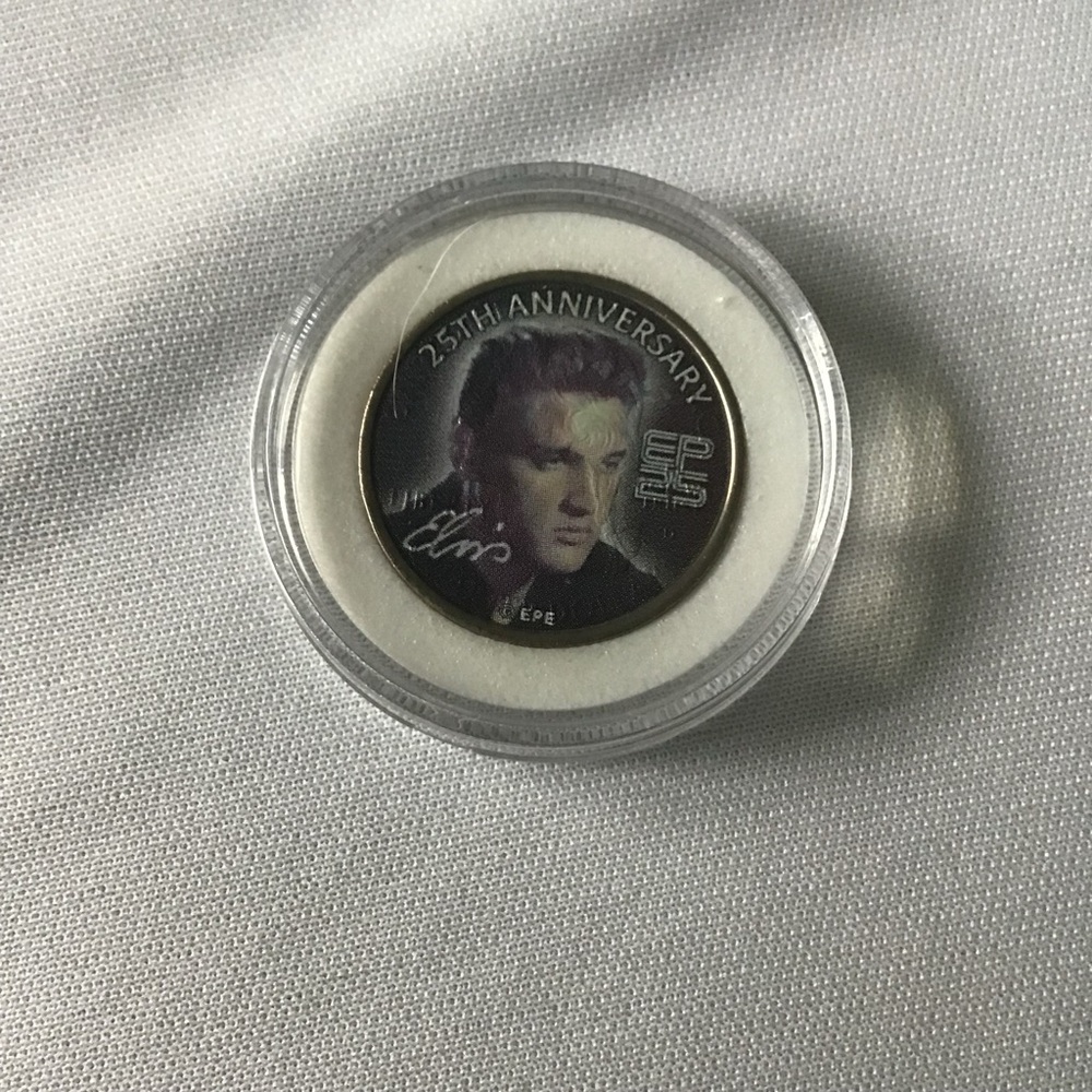 Elvis Presley 25th Anniversary Commemorative Coin